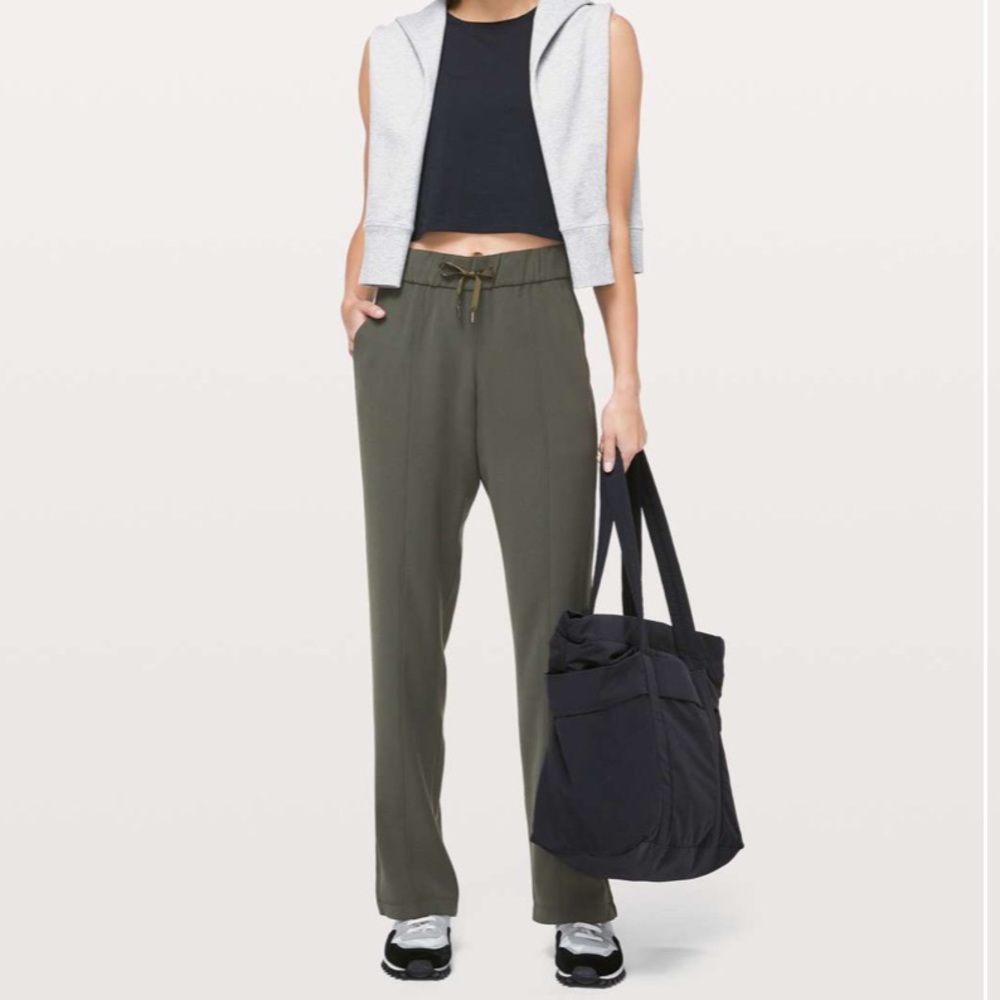 Women’s Lululemon on the Right Track Pant